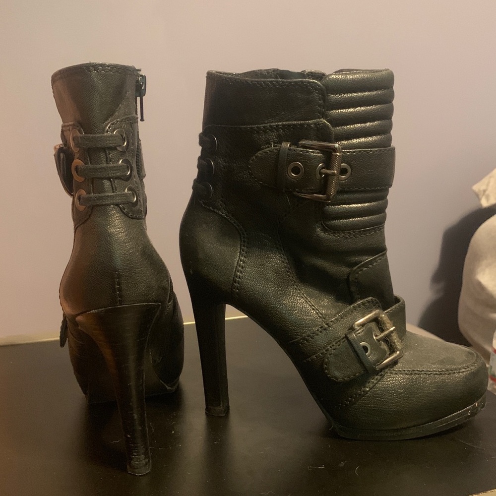 Black boot